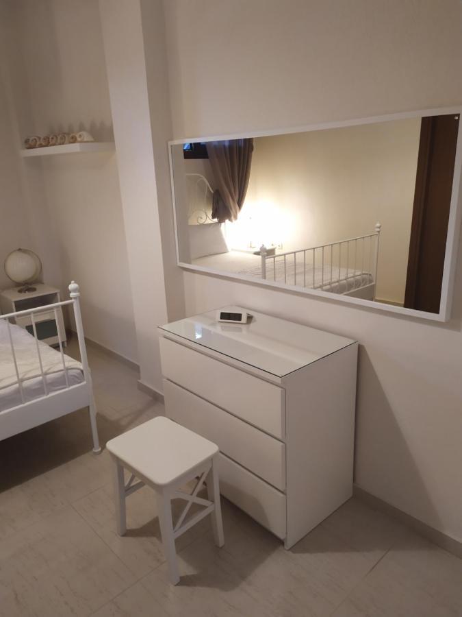 Afrodites Sea View House * Nea Roda